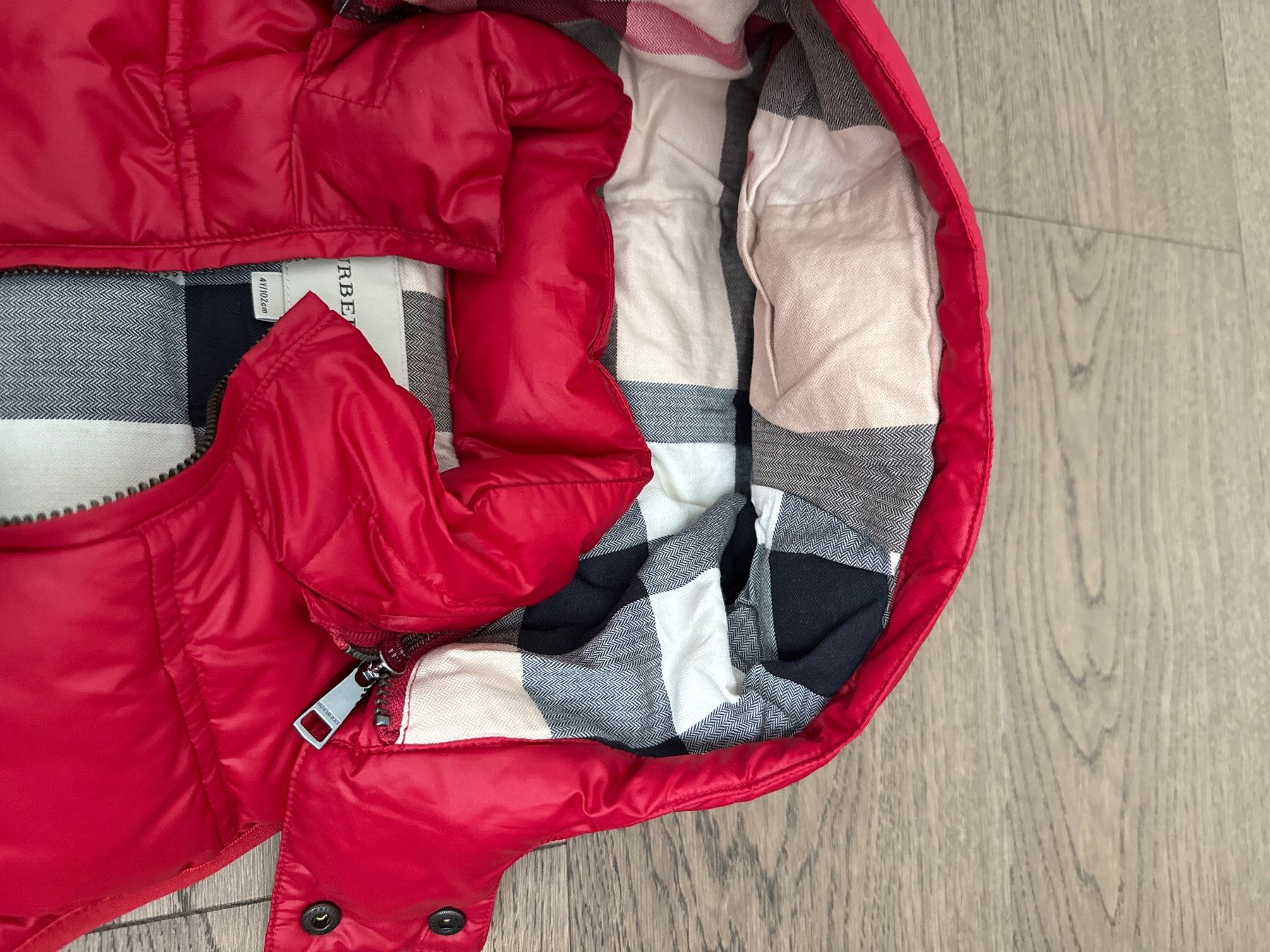 Burberry Giacche & Cappotti: Burberry children jacket red check used condition – Usato da Oberglatt ZH venduto da Sale12 4