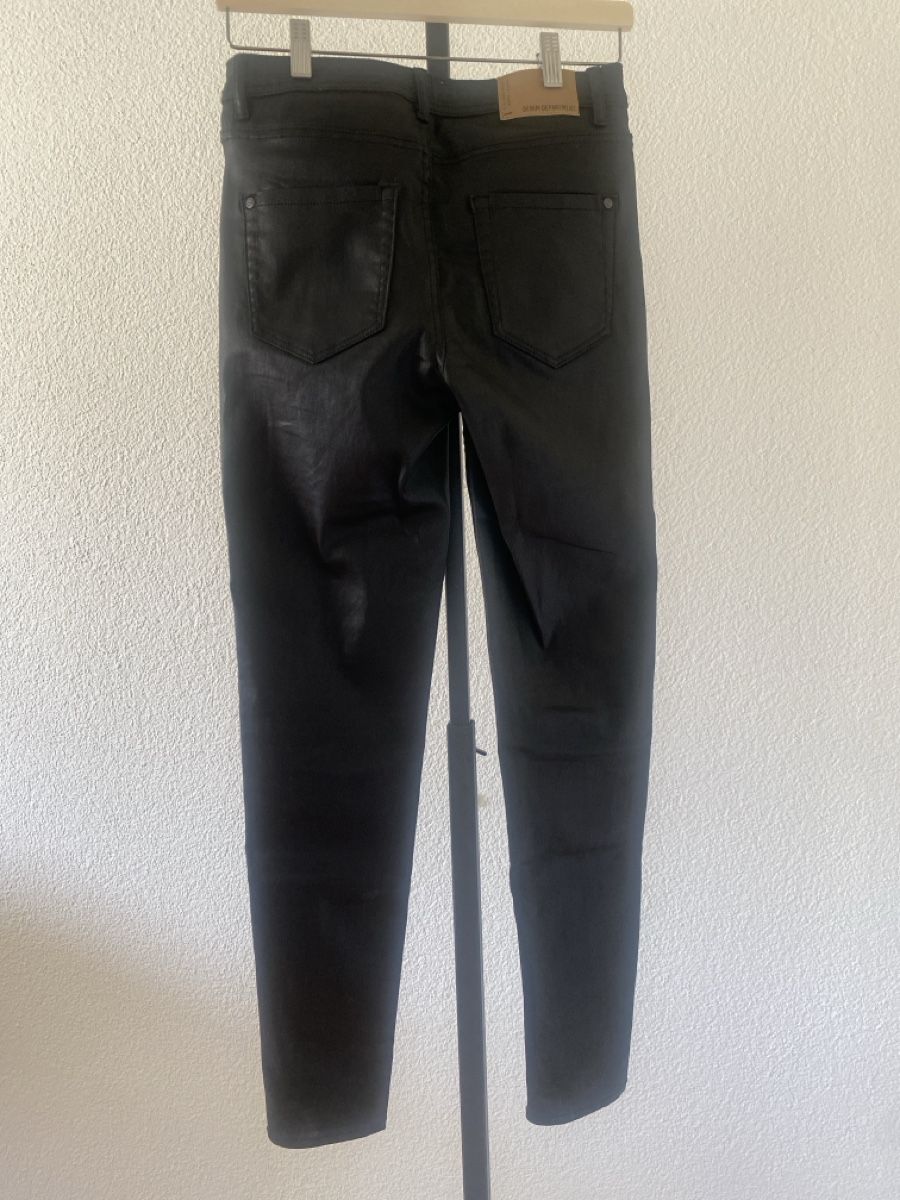Pantaloni: Coole schwarze Damen Hose, Grösse 36 – Usato da Birmenstorf AG venduto da Midget0 1