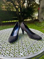 Elegante, schwarze Wildleder Pumps, Gr. 39