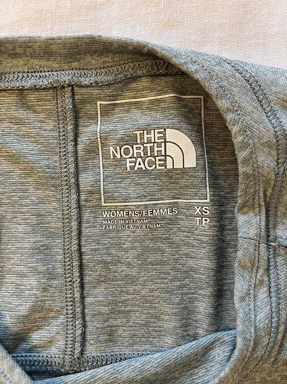 T-shirt: The North Face TShirt – Usato da Zürich venduto da AnnaPech 1