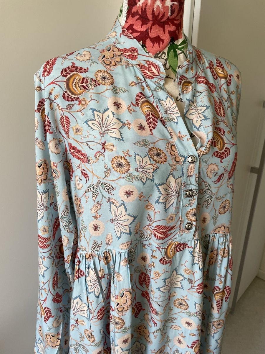 Robes: NEU** Kleid FADDA 40 Viscose 100% – Neuf (Voir description) à Zürich par Pamuk04
