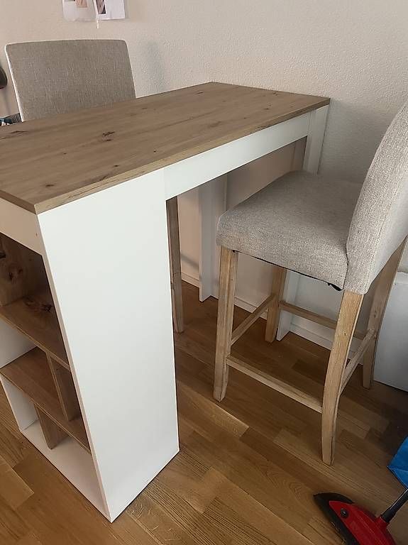 Tischset: Bar mit Stühlen – Gebraucht aus Dornach von Sno_cn9y 1