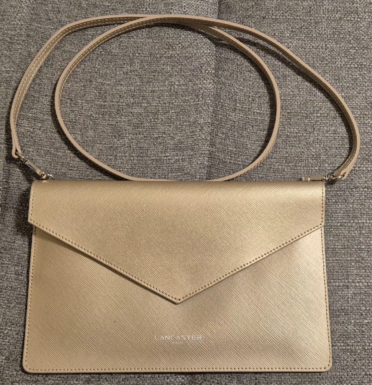 Lancaster Borse da donna: Lancaster Paris Pochette dorée, comme neuve! – Usato da Genève venduto da BKYB