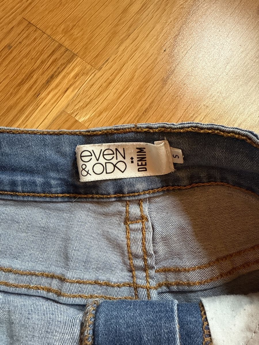 Jeans: Even&Odd Jeans Shorts, Gr. S – Gebraucht aus Ottikon von Domito 1