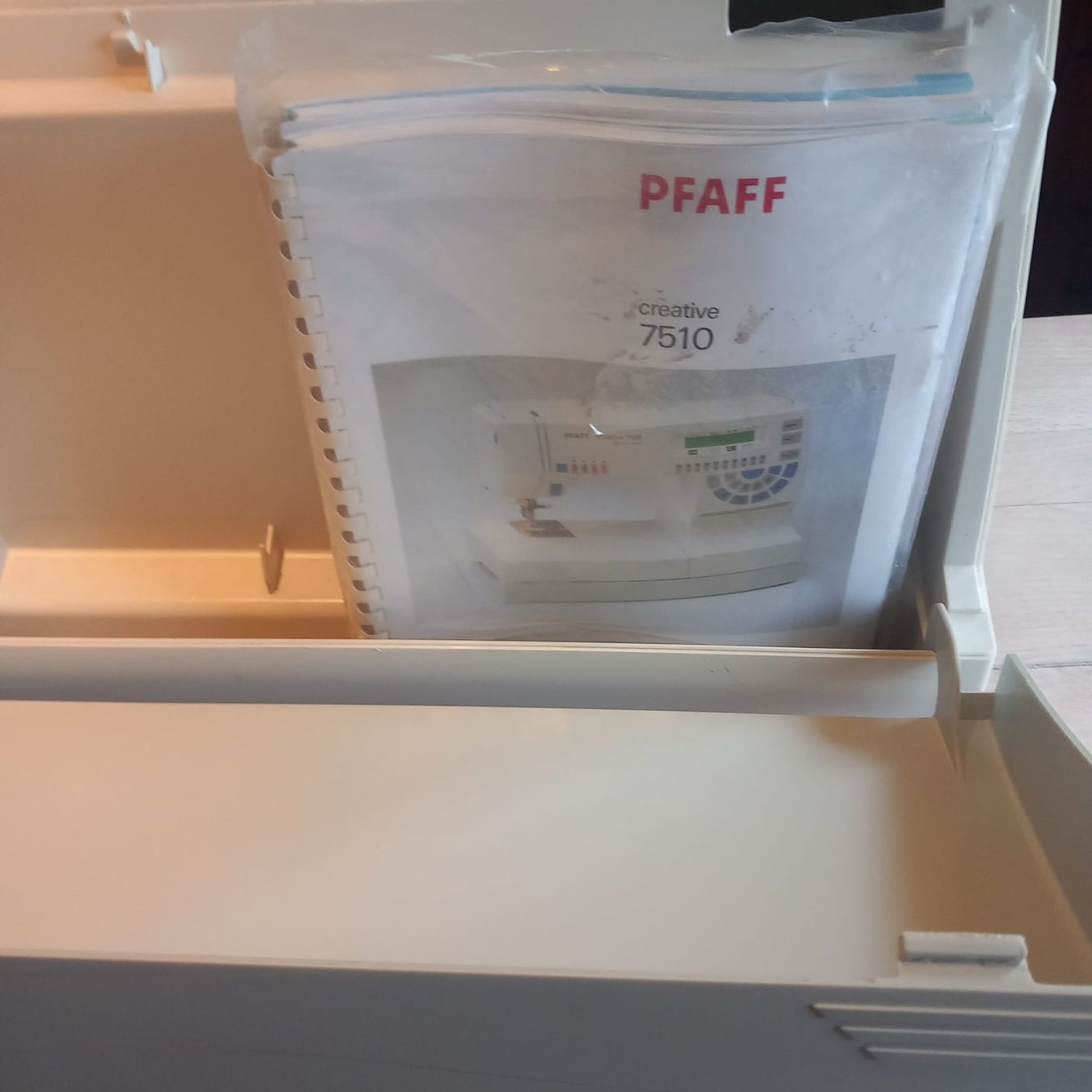 Pfaff Macchine da cucire: Nähmaschine Pfaff creative 7510 – Usato da Ganterschwil venduto da zaz_h9b6 2