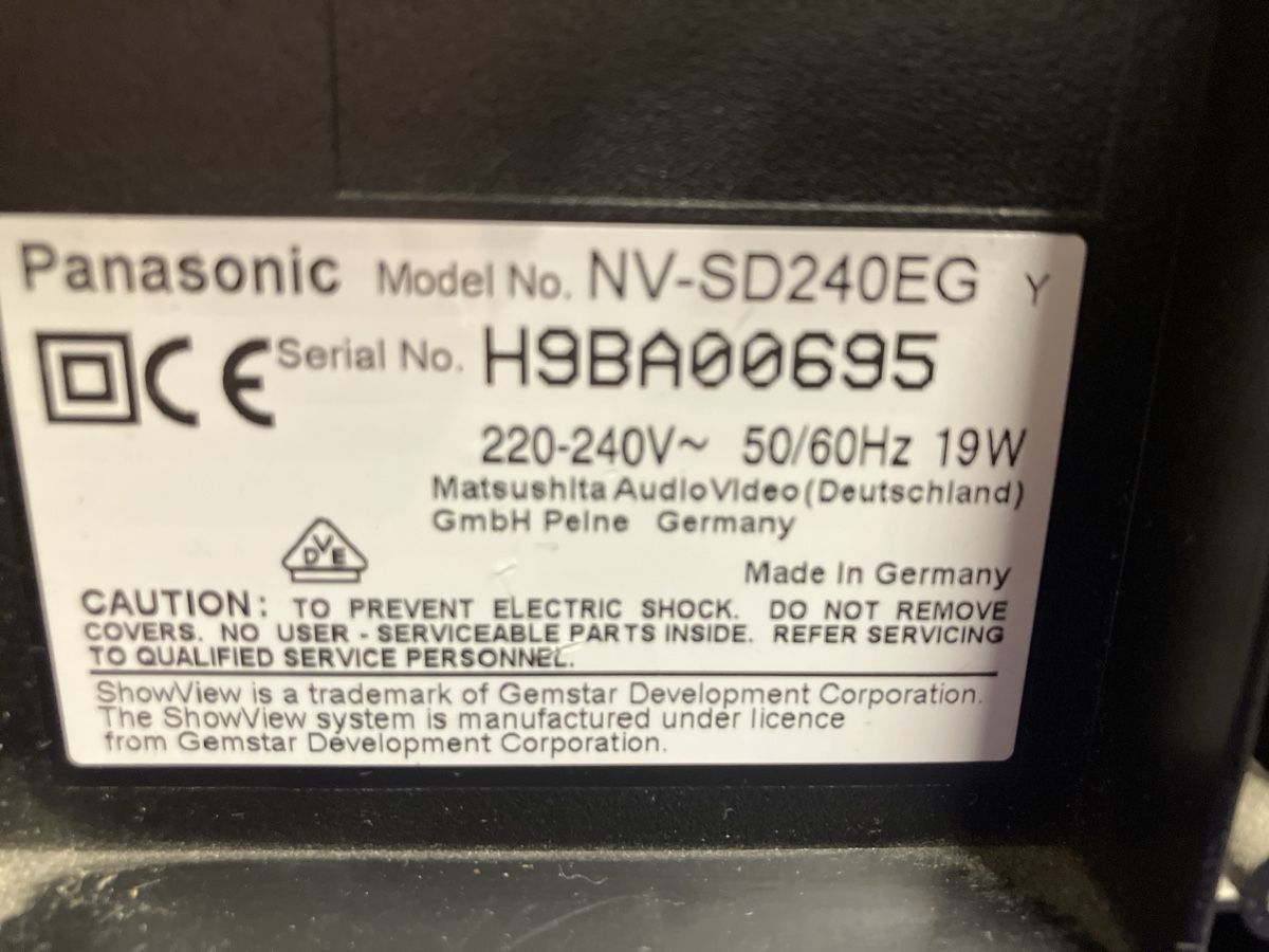 Panasonic Registratori: Panasonic VHS Recorder NV-SD240EG – Usato da Erlenbach im Simmental! venduto da Simmentaler-Perlen 3