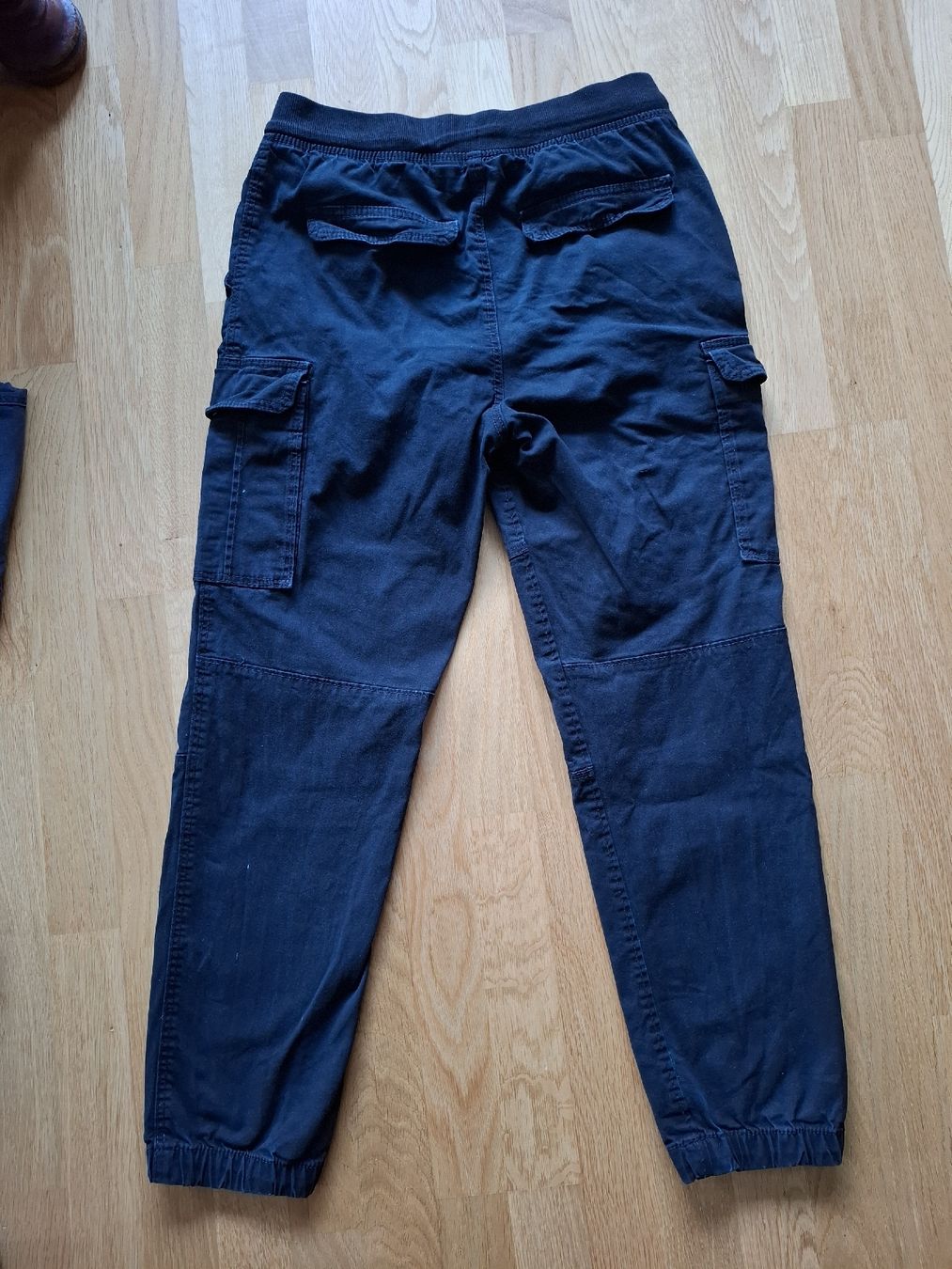 H&M Pantaloni: Cargo-Hose, Gr. 164, schwarz – Usato da Wabern venduto da jeroalila 1