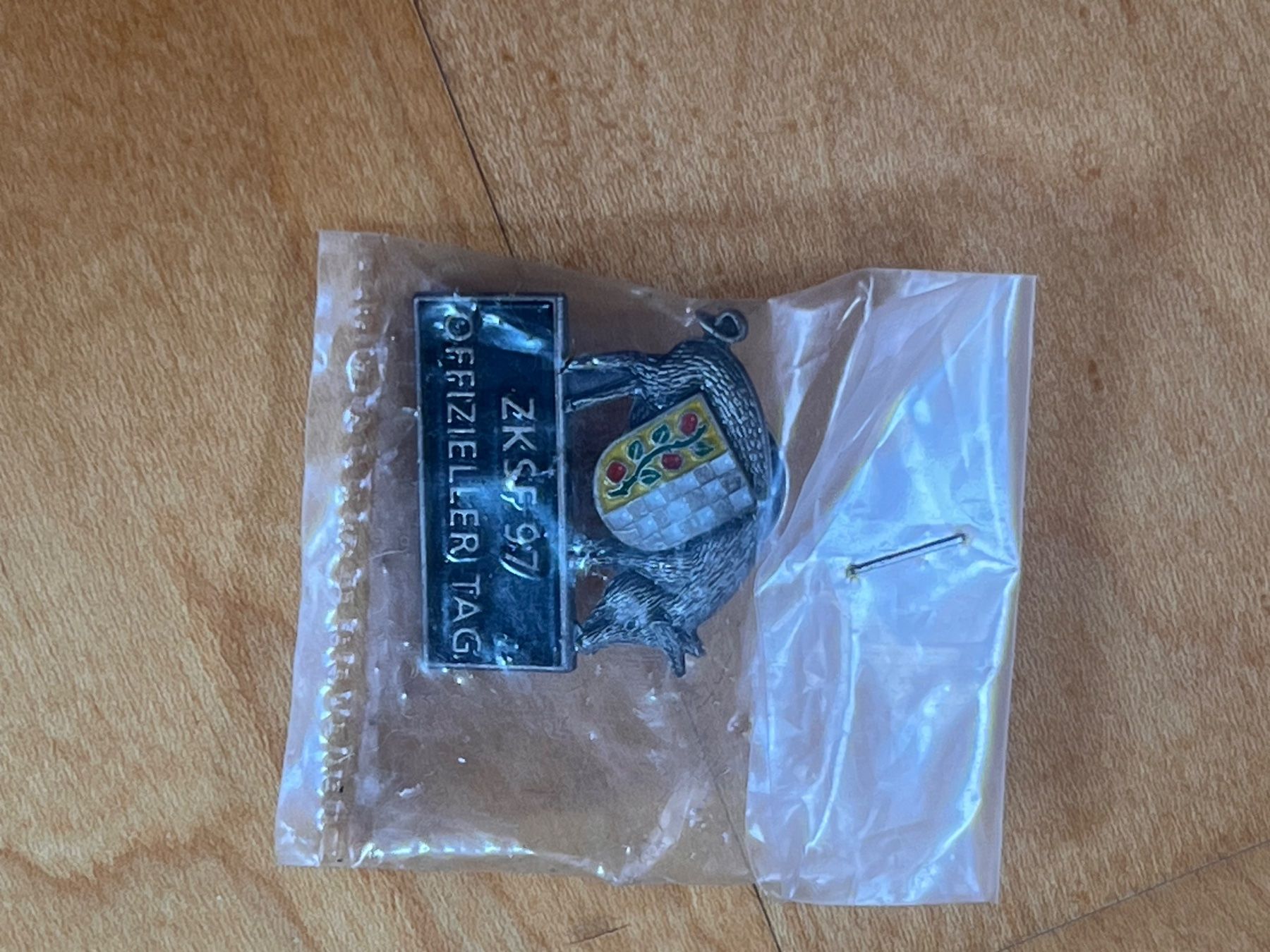 Plaquettes & Badges: ZKSF 1997 PIN – D'occasion à Ottenbach par siiinnaa_77 1