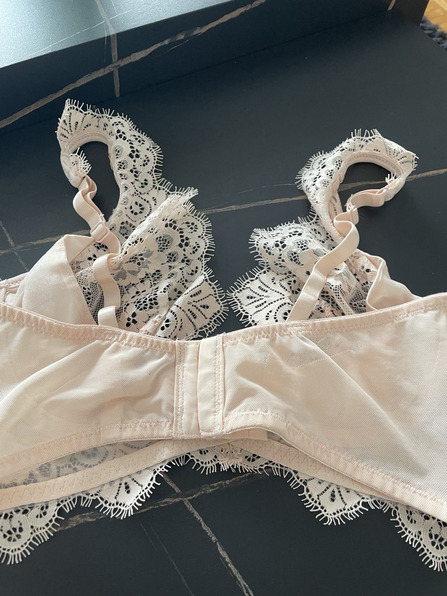 Autres dessous: Spitzenunterwäsche  – D'occasion à Zürich par car_26mh 3