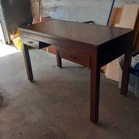 Petit bureau style colonial