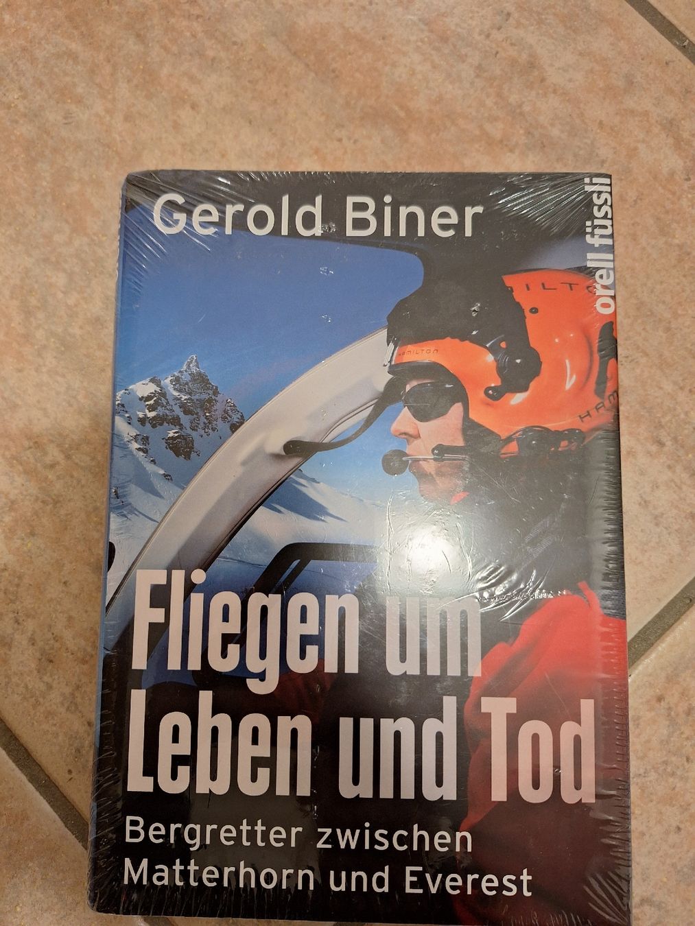 Libri: Fliegen um Leben und Tod – Nuovo e nell'imballaggio originale da Samstagern venduto da Luzern92