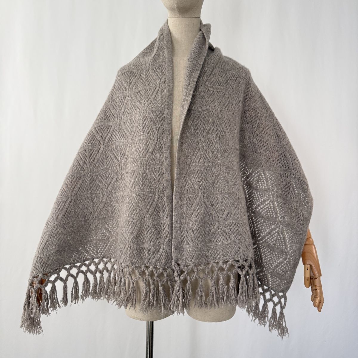Repeat Foulard & Sciarpe: REPEAT Cashmere Scarf – Nuovo (secondo la descrizione) da Freienbach venduto da Avviivva_Shop