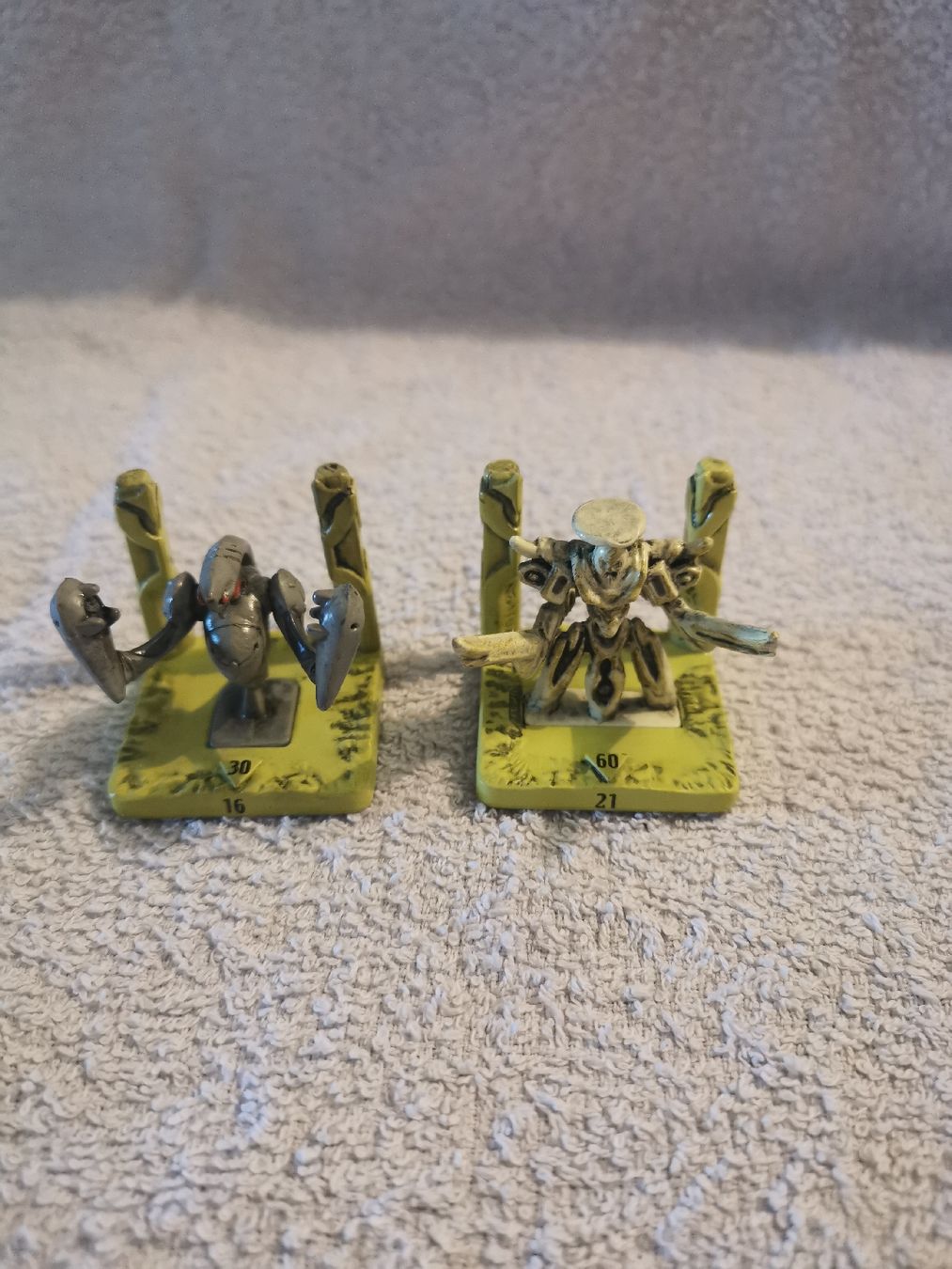 Hasbro Statuette: Duel Masters Figuren Hasbro 2003 – Usato da Stans venduto da Findus7318