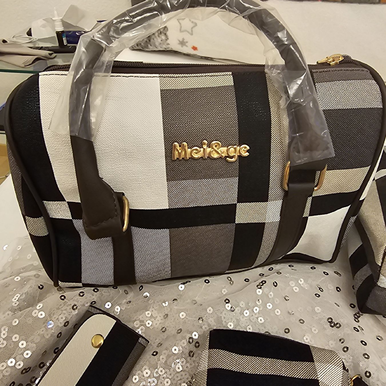 Borse da donna: 5 teiliges Taschen set orginal neu verpackt ENDET – Nuovo e nell'imballaggio originale da wolfhalden venduto da 46464646 1