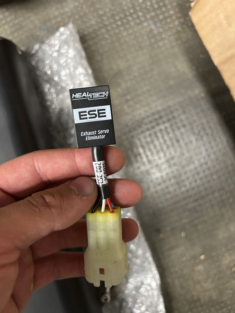 Ducati Strada: Ducati monster 796 pot Zard – Usato da Ecublens VD venduto da RodrigoFortunato249 4