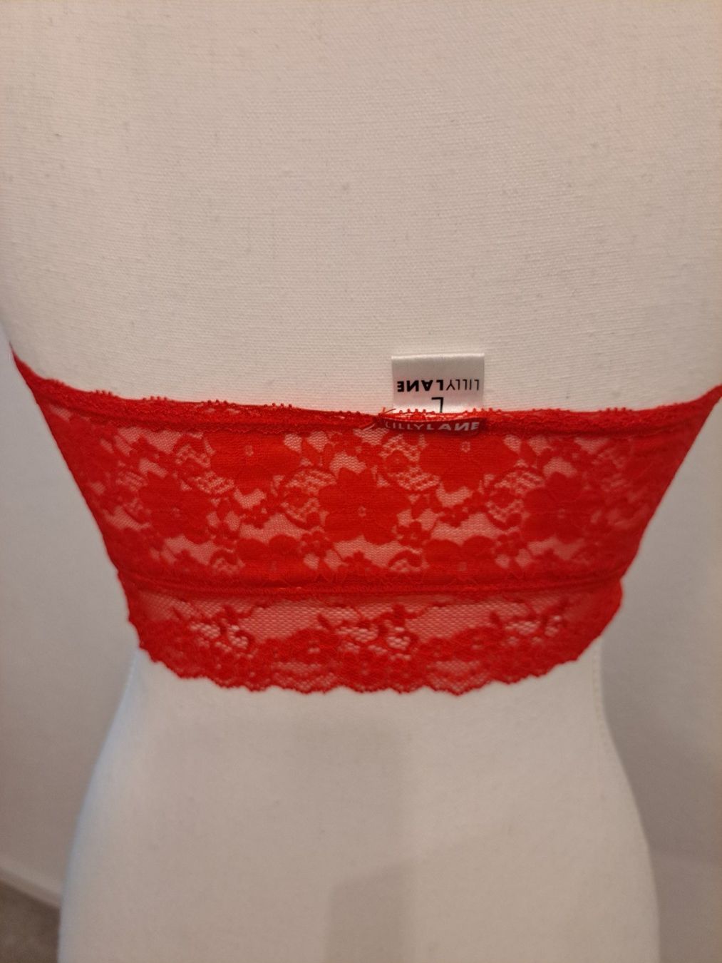 Altra biancheria intima: Bandeau-Top mit Spitzen, Grösse L, Rot – Nuovo (secondo la descrizione) da La Neuveville venduto da Vestiaire_2011 1