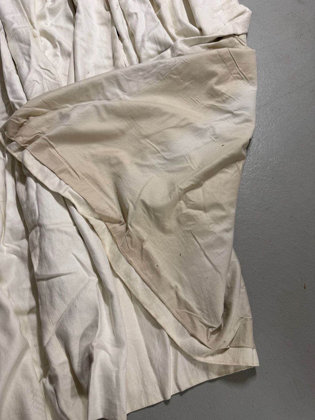 Tende: elegant off-white pleated curtain panel – Usato da Oeschseite venduto da -Luxury-On-Line- 2
