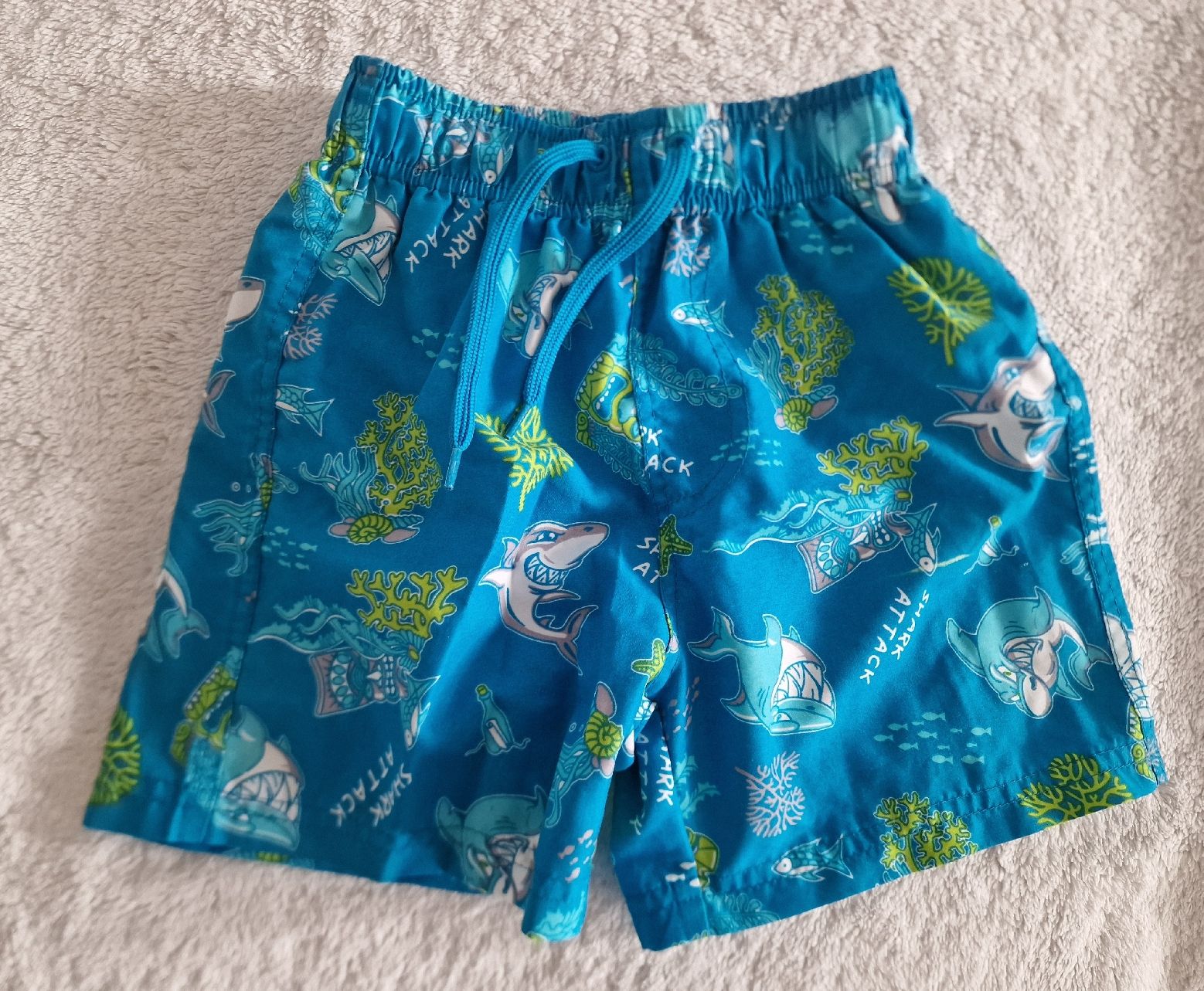 Lotti & Set di vestiti: Badehosen/UV-Shirt Gr. 98/104 – Usato da Zug venduto da Moehrli81 3