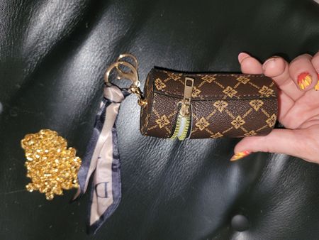Etui mit Kette und Band, porte-clé, mini bag, secret poche