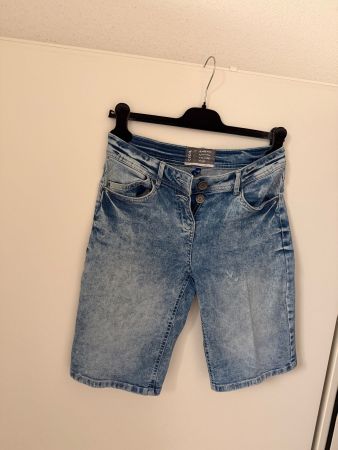 Damen Jeans Shorts Bermuda CECIL Grösse 28
