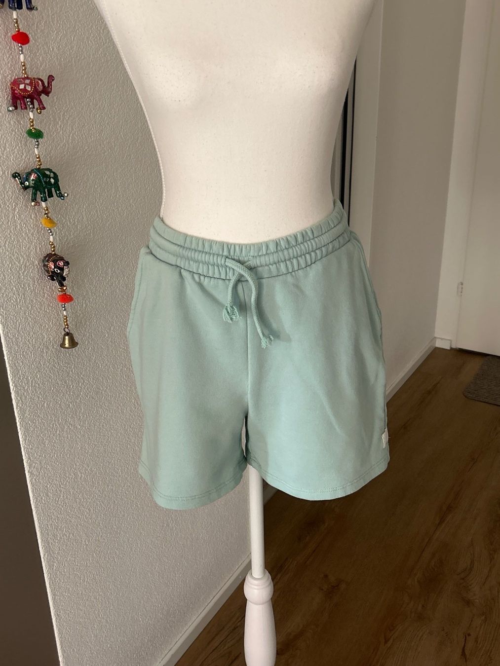 Pull&Bear Pantaloni: Damen Short mintgrün von Pull&Bear Grösse M – Usato da Brunnen venduto da Nala2929 3