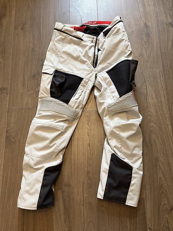 Hosen: Pantalons moto – Neu und originalverpackt aus Villarlod von Mimi18