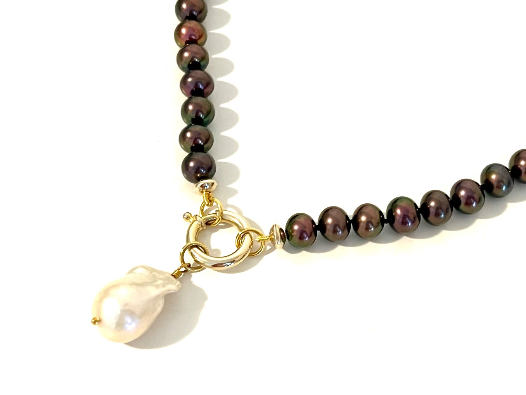 Ketten: Baroque & Black Pearl Necklace - Sterling Silver – Neu und originalverpackt aus Rüschlikon von ThereseJewelryDesign