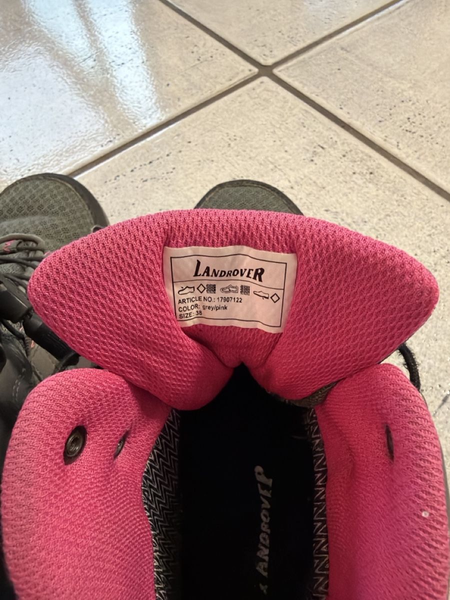 Chaussures filles: Wanderschuhe Gr38 – D'occasion à Langenthal par littlegirls 2