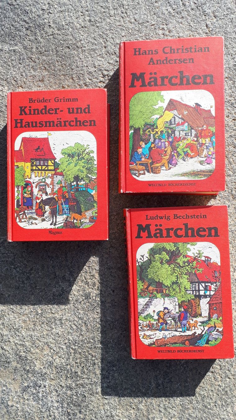 Libri: 3 Märchenbücher - Andersen, Grimm, Bechstein – Usato da Schwellbrunn venduto da Selun3 1