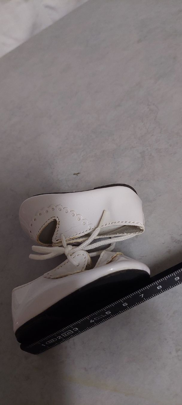 Bambole: 5 Paar Puppenschuhe  – Usato da Muri AG venduto da nindo1 2
