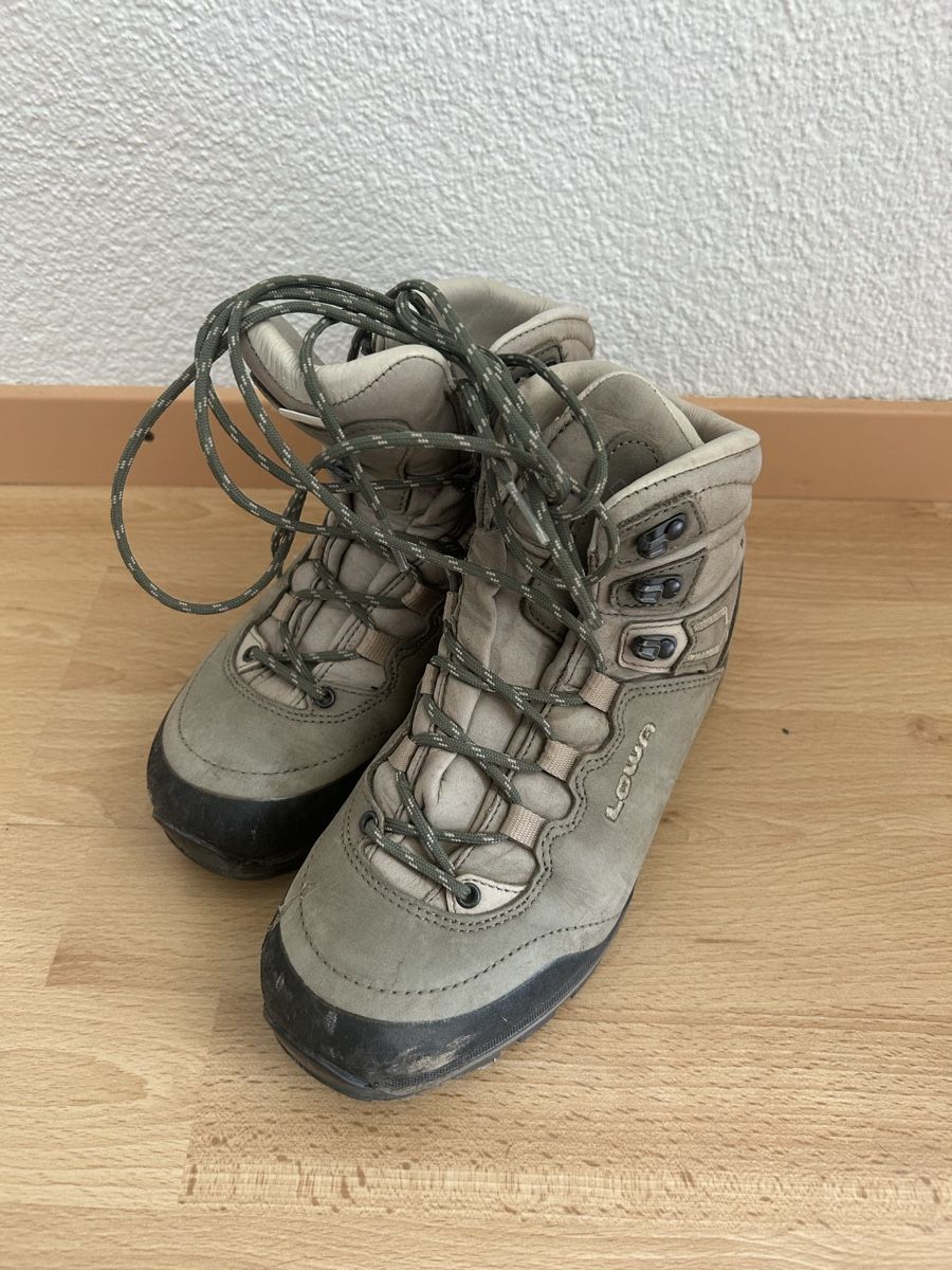 Lowa Chaussures femmes: Lowa Wanderschuhe – D'occasion à Meisterschwanden par ram_llm5