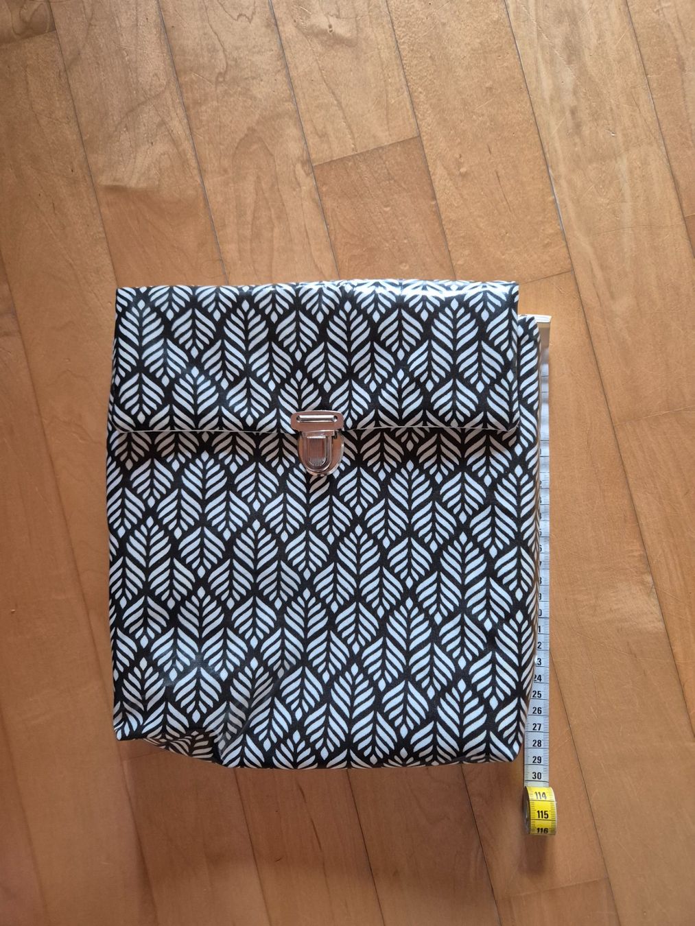 Taschen: Lässige Buchtasche – Gebraucht aus Walenstadt von grischalounge1 3
