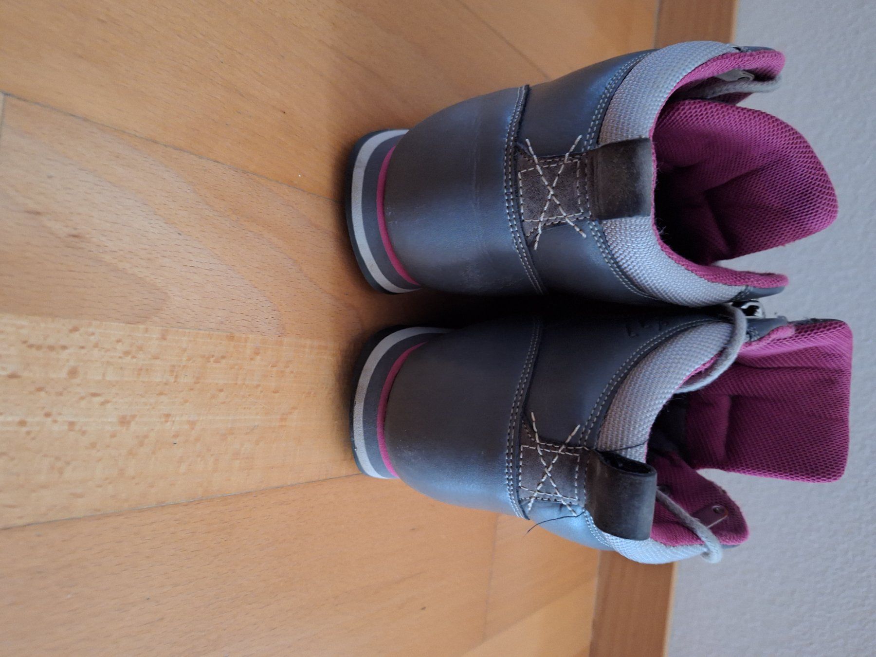 Helly Hansen Scarpe da donna: Damen Schuhe Gr. 39 1/3 – Usato da Richterswil venduto da zsubaba86 1