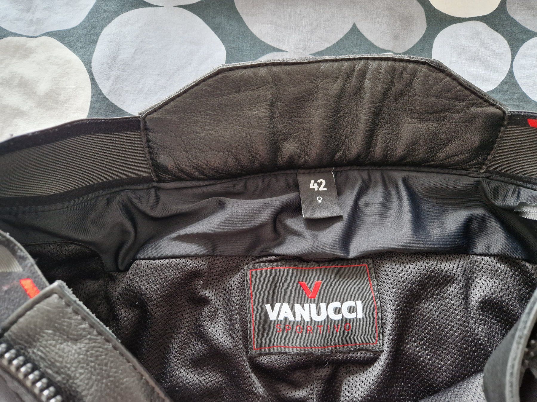 Vanucci Pantaloni: Motorrad-Lederhose Damen – Usato da Greifensee venduto da noe_mg6q 3