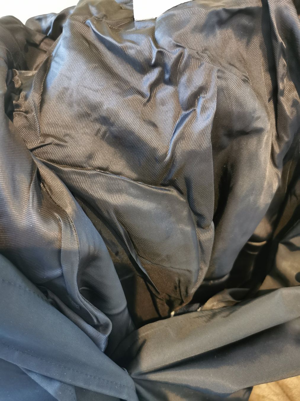 Max Mara Cappotti: Max Mara; schwarzer Regenmantel / Mantel Gr. 40 – Usato da Boniswil venduto da Totomat-Lady 6