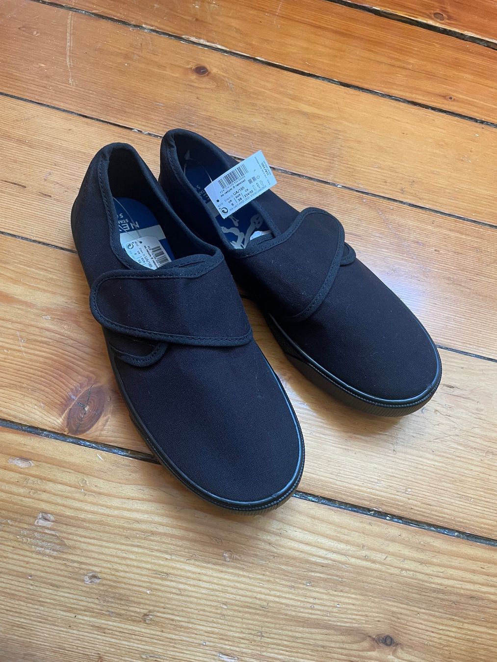 Next Scarpe per ragazzi: Neuf: Pantoufles enfant - EU 38 – Nuovo e nell'imballaggio originale da Satigny venduto da Suisse_gigi 2