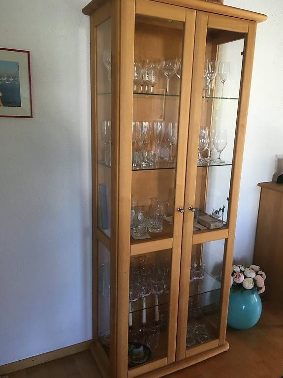 Vitrinen: Holzvitrine mit Glas – Gebraucht aus Zürich von BuenosAires03 1