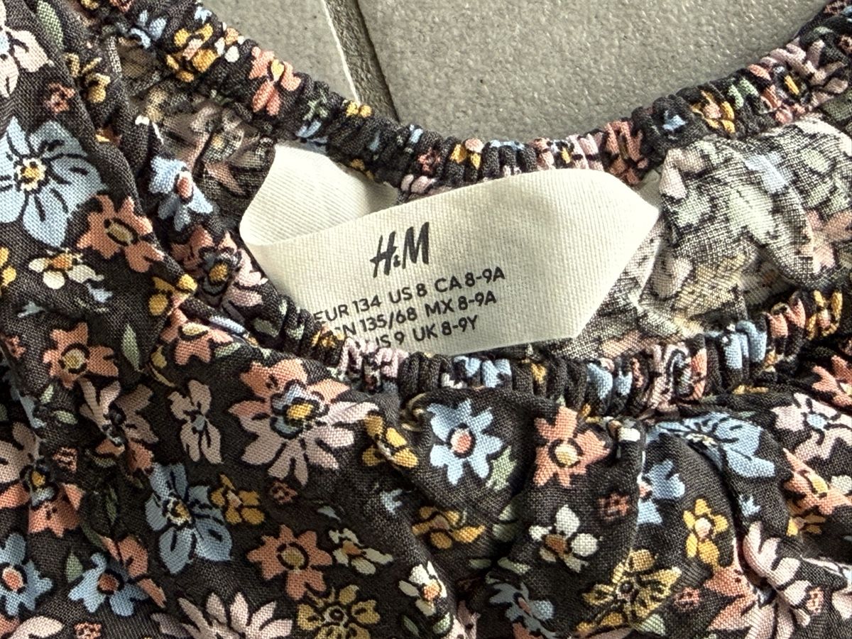 H&M Tute: Jumpsuit Grösse 134 – Usato da Mägenwil venduto da Bienchen8 1