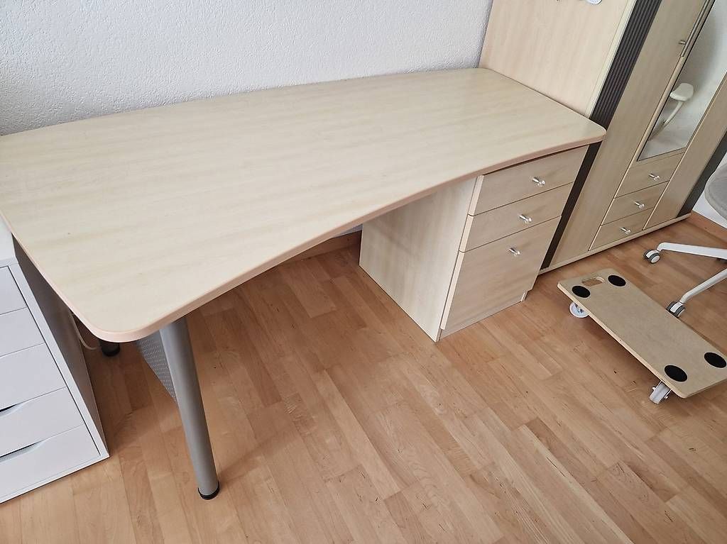 Scrivanie: Helles Pult / Schreibtisch mit Schubladen – Usato da Widen venduto da vi_co 1