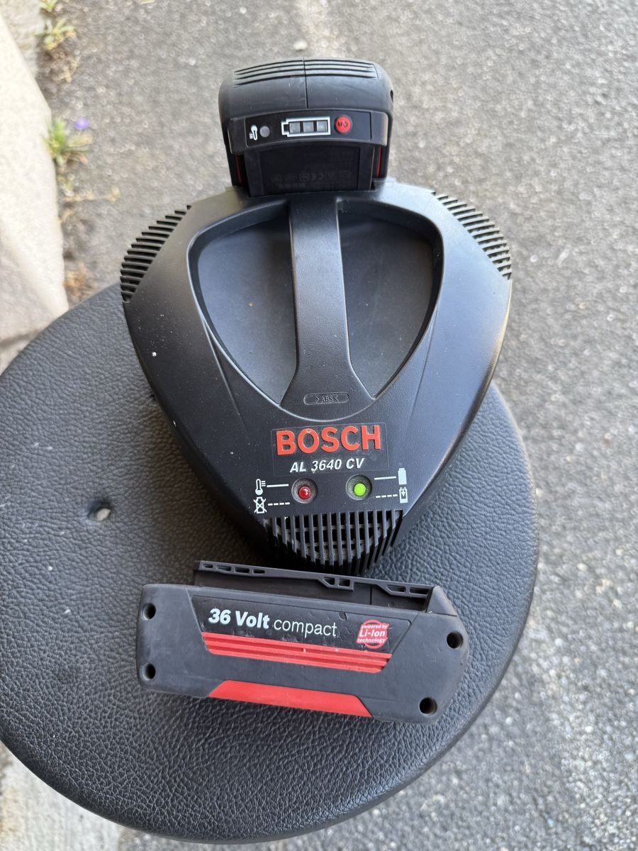 Bosch Caricatori & Batterie: BOSCH Akkus mit ladegerät – Usato da Oberentfelden venduto da lam_vj88