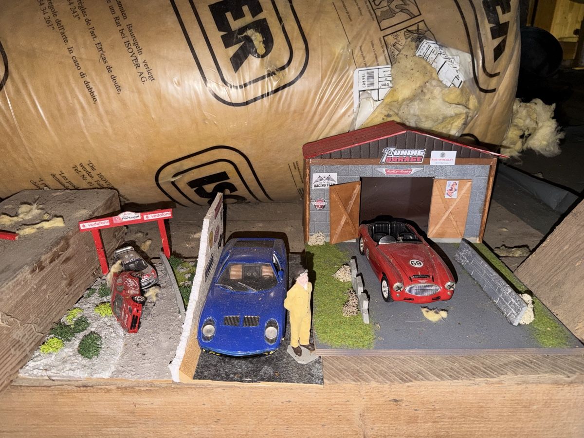 Modellini d'auto: Grosse Modellauto-Sammlung mit Dioramen – Usato da Rheineck venduto da kim_tqr7 7