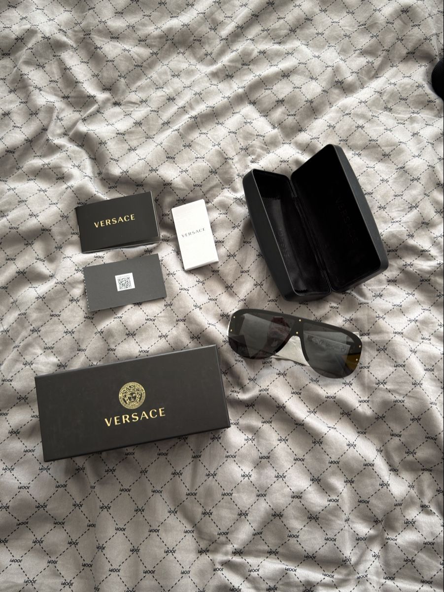 Versace Occhiali & Lenti: Original Versace Sonnenbrille, Neu! – Nuovo (secondo la descrizione) da Zollikofen venduto da cedi52