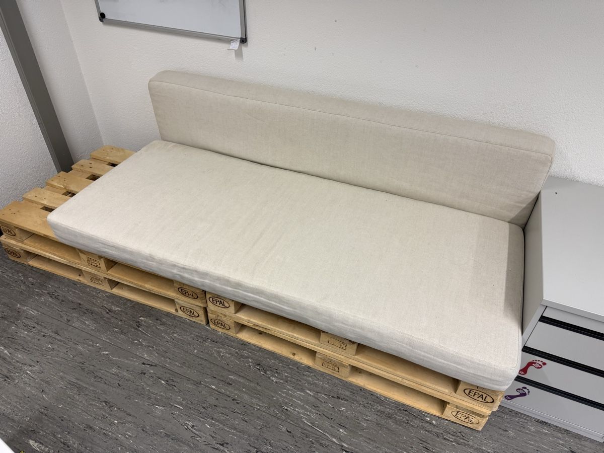 Divani: Schlafsofa (Eigenbau) – Usato da Zürich venduto da Hazii