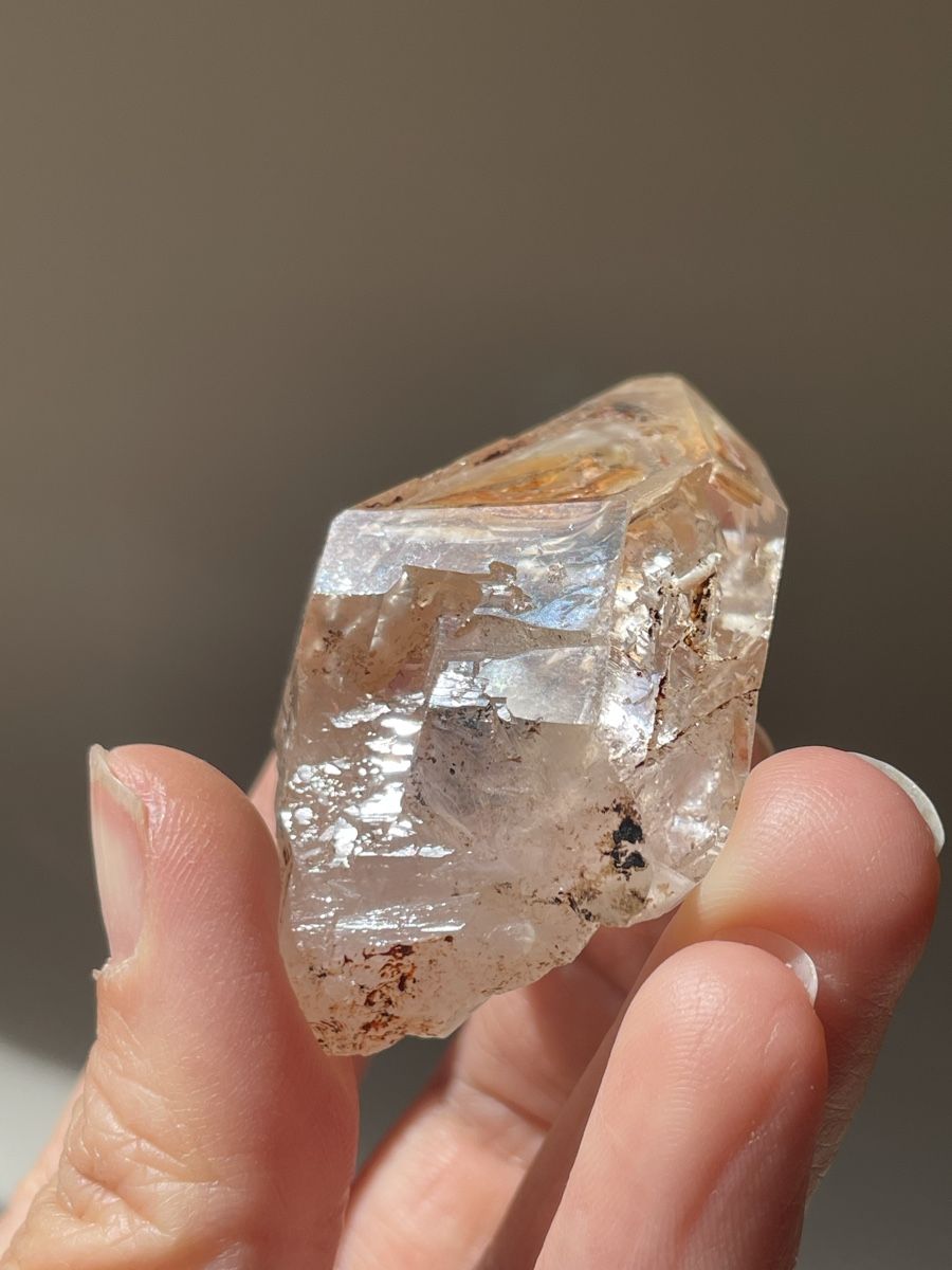Minerali & Pietre curative: Madagaskar Skelette Fenster Kristall – Usato da Schiers venduto da sisikristall 1