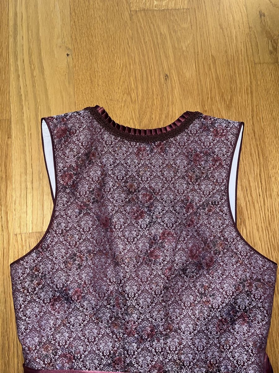 Vestiti: Dirndl Weinrot-Silber – Usato da Luzern venduto da ladaina 3