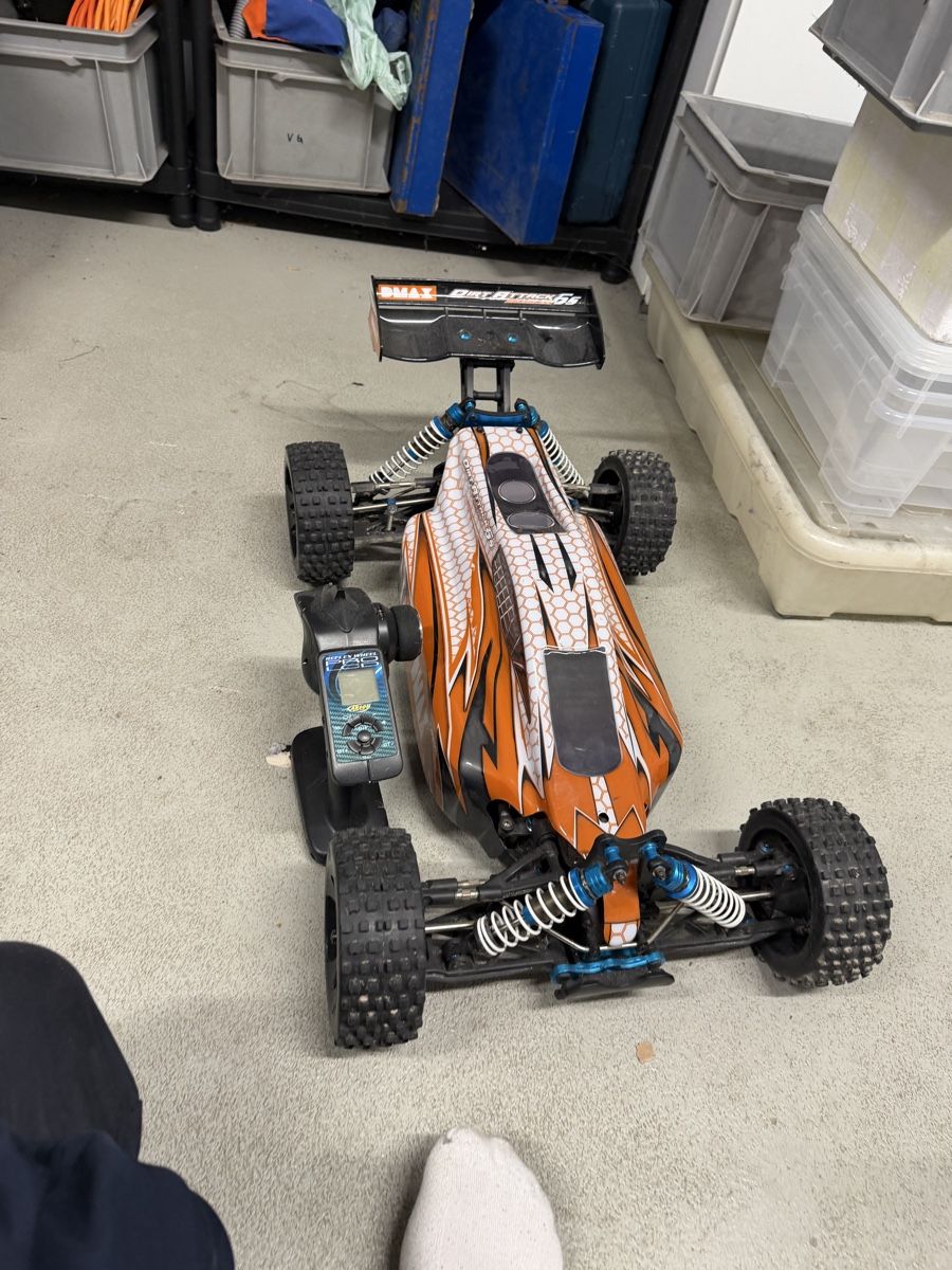 Modellismo RC: RC Buggy D-Max Dirt Attack 6S gebraucht – Usato da Dielsdorf venduto da den_r7sk 2