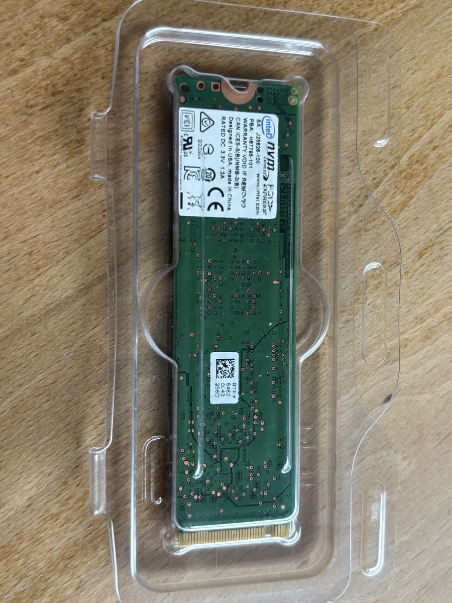 Intel Harddisks: SSD6 Intel – Neu (gemäss Beschreibung) aus Zug von Deks 3