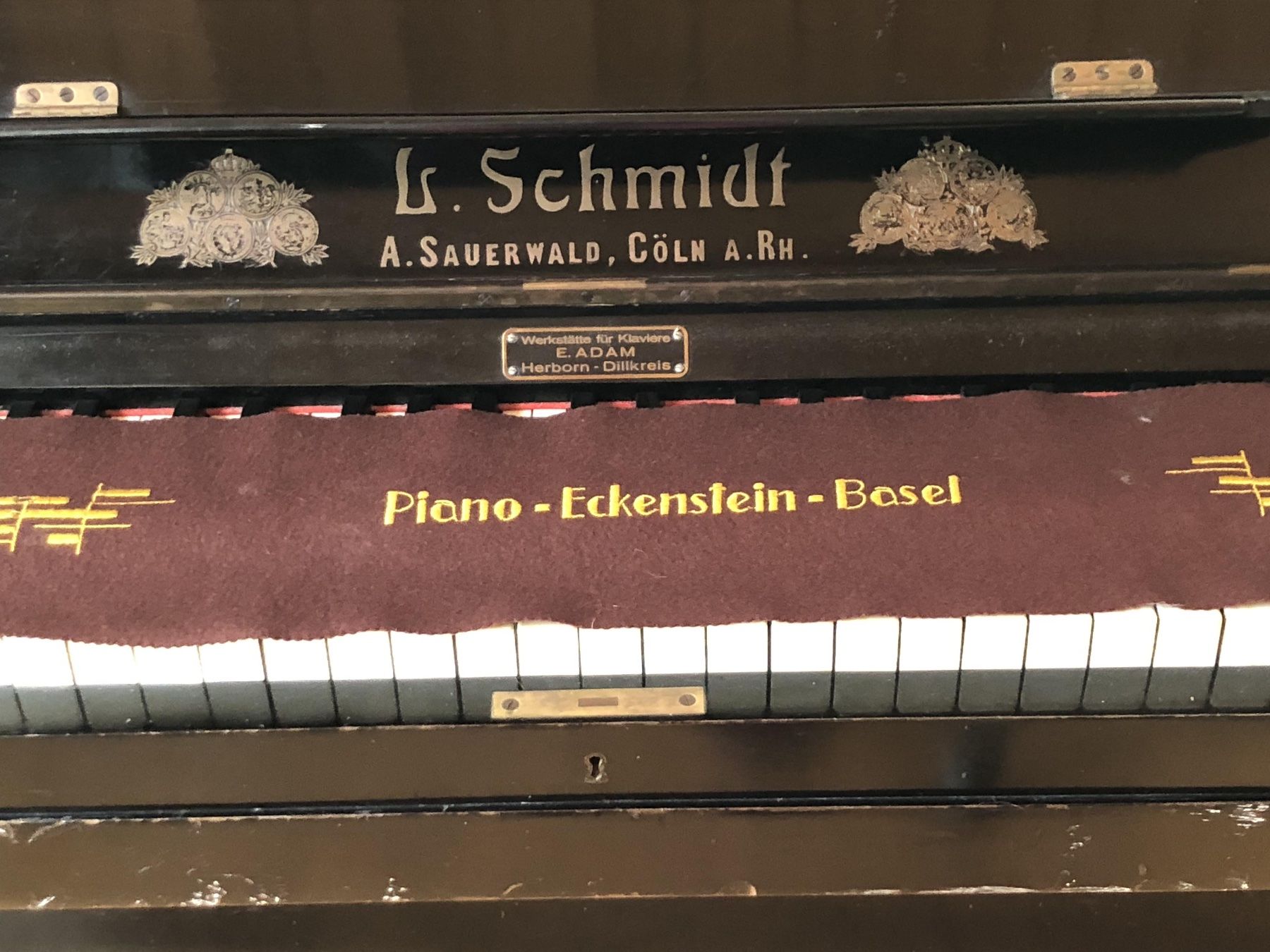 Strumenti musicali: Klavier mit aparten Details – Usato da Oberkulm venduto da Weberlisa 2