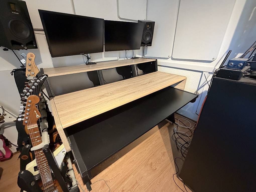 Tische: Studiotisch in gutem Zustand – Gebraucht aus Bremgarten AG von MartinFrey