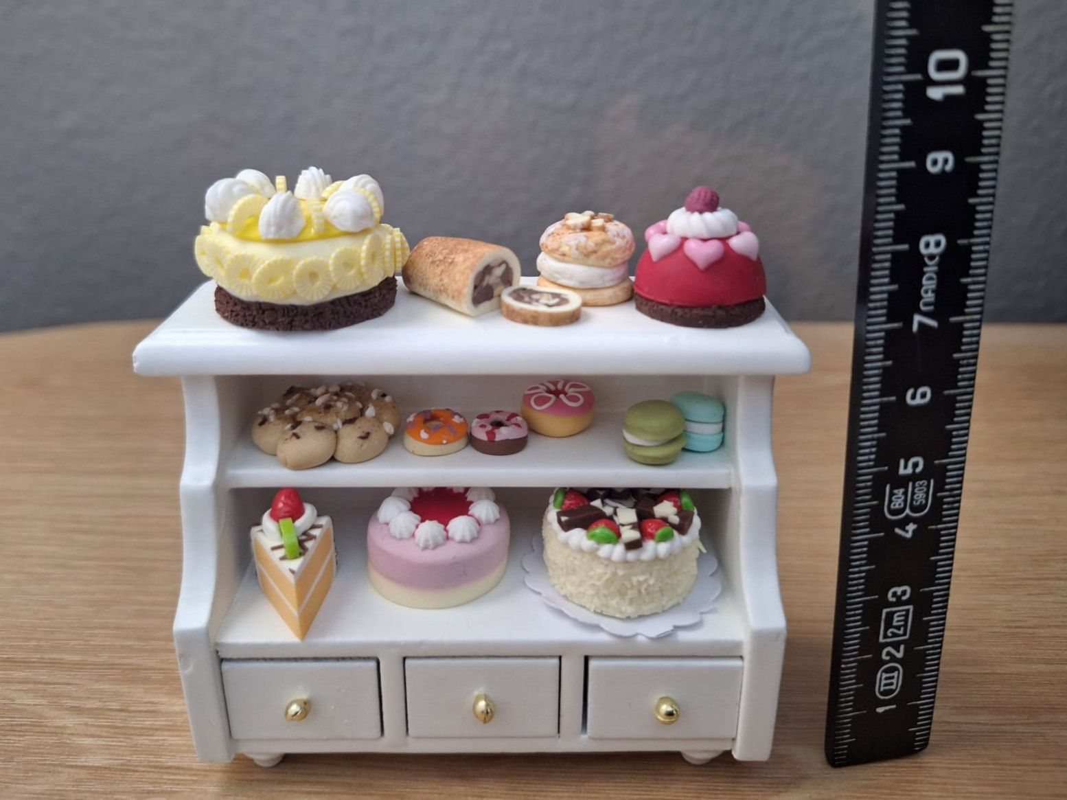 Maisons & Meubles de poupées: Puppenhaus Dessert Möbel, Torten – Neuf (Voir description) à Zürich par HandmadeTinyFood 2